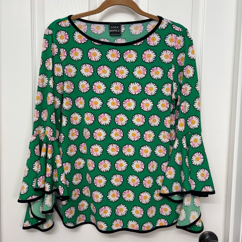 Green Daisy Print Bell Sleeve Top | Coco Bianco S